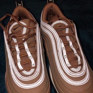 Nike airmax size 9.5 in women’s